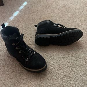 Black/plaid winter booties never used